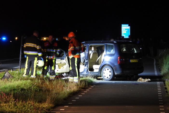 Twee personen bekneld bij zwaar ongeval