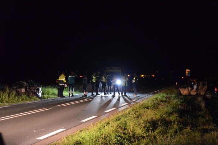 Twee personen bekneld bij zwaar ongeval
