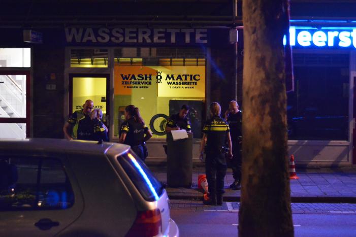 Auto beschoten, meerdere hulzen gevonden