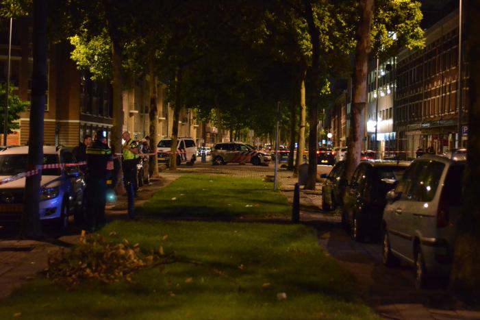 Auto beschoten, meerdere hulzen gevonden