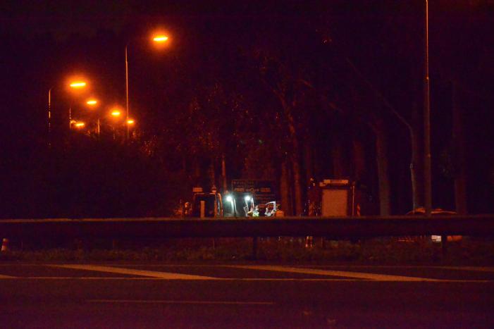 EOD onderzoekt auto met mogelijk explosieven