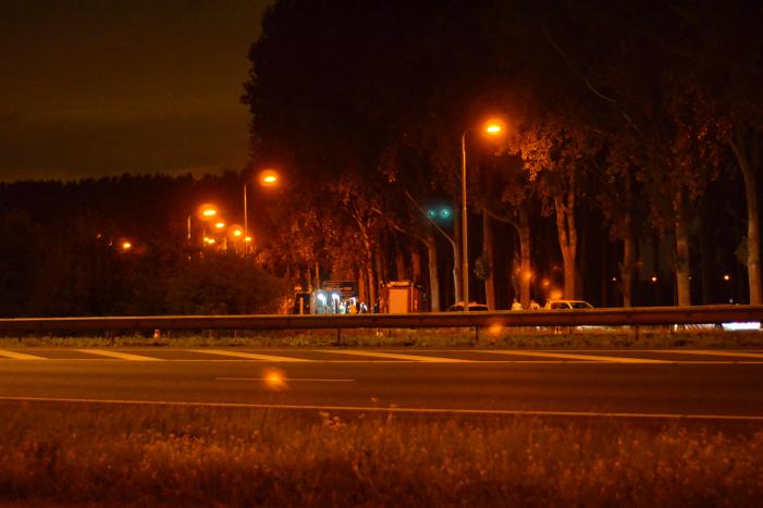 EOD onderzoekt auto met mogelijk explosieven