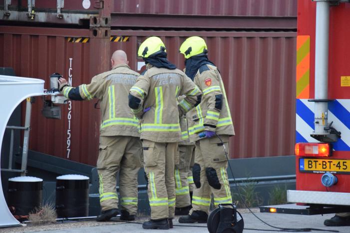 Machinekamer van binnenvaartschip loopt vol water