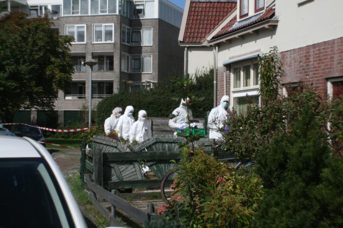 Overleden persoon aangetroffen na mogelijk misdrijf