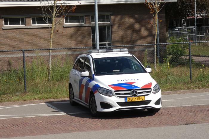 Steekpartij bij asielzoekerscentrum, verdachte slaat op de vlucht