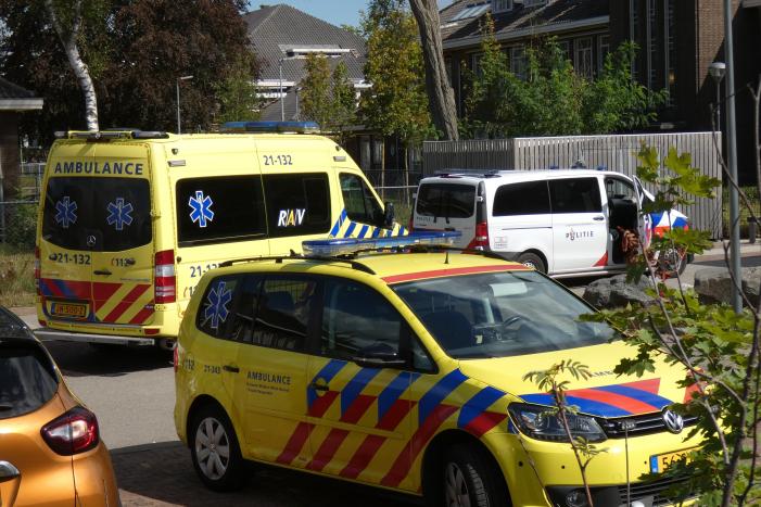 Steekpartij bij asielzoekerscentrum, verdachte slaat op de vlucht