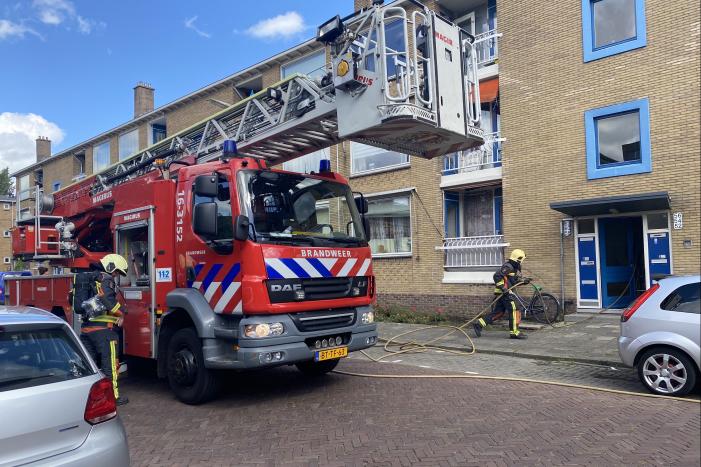 Brand op balkon van flatwoning op derde verdieping