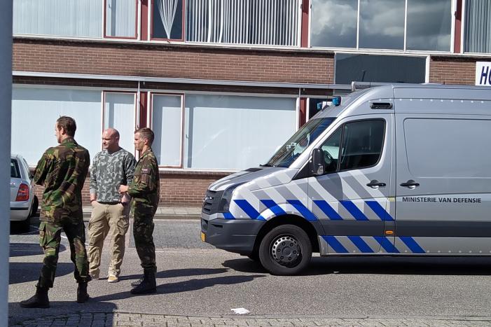 Persoon overleden bij explosie in bedrijfspand, politie doet groot onderzoek