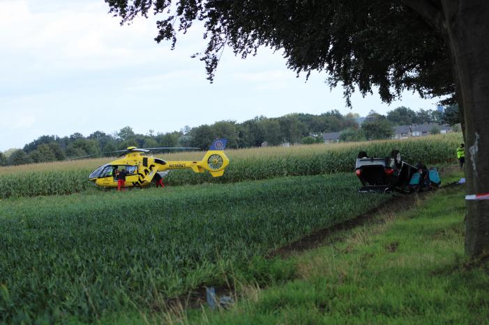 Twee vrouwen en drie kinderen gewond bij verkeersongeval