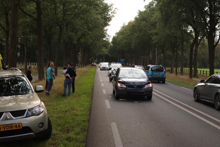 Vier voertuigen betrokken bij kop-staart botsing