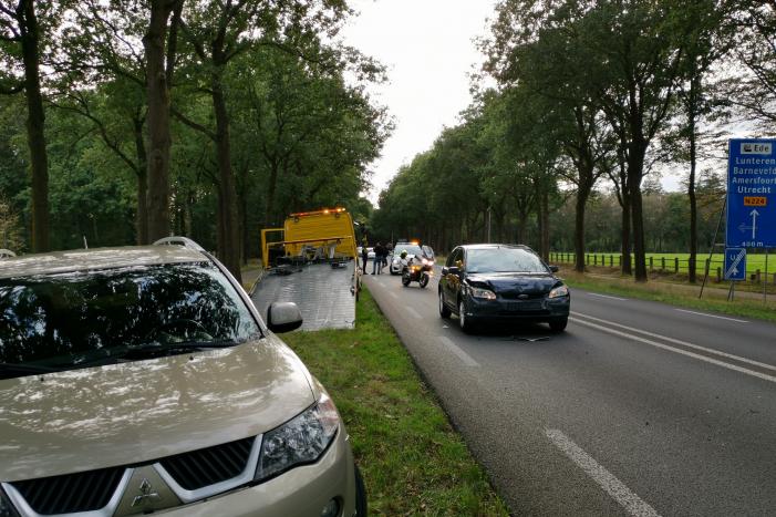 Vier voertuigen betrokken bij kop-staart botsing