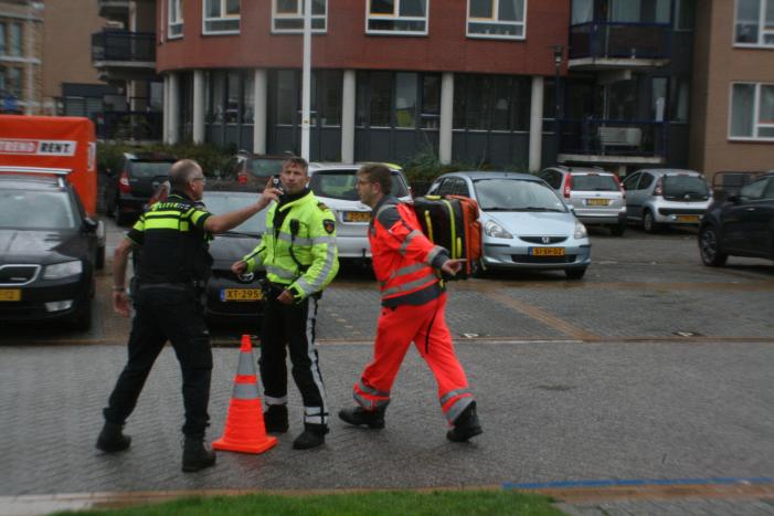 Scooterrijder zwaargewond bij ongeval op parkeerterrein