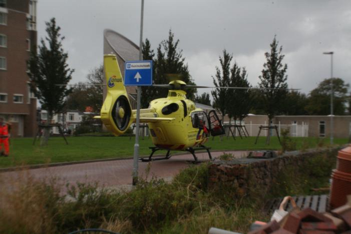 Scooterrijder zwaargewond bij ongeval op parkeerterrein
