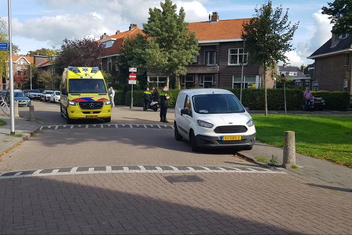 Scooterrijder gewond na botsing met auto