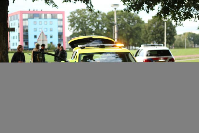 Vrouw gewond na botsing met scooterrijder