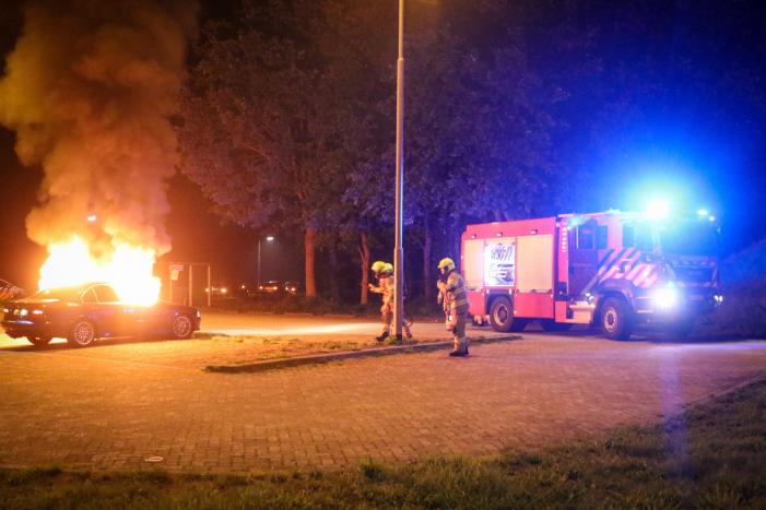 Auto totaal verwoest door brand