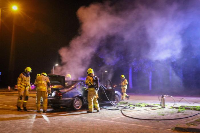 Auto totaal verwoest door brand