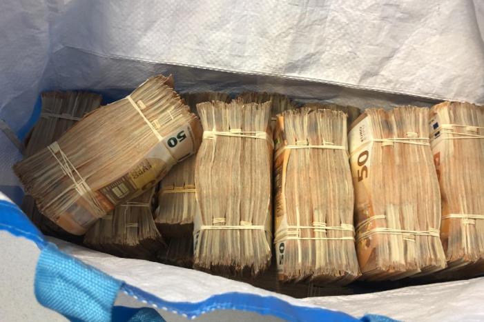 Bestuurder met 500.000 euro cashgeld deal gemaakt met Openbaar Ministerie