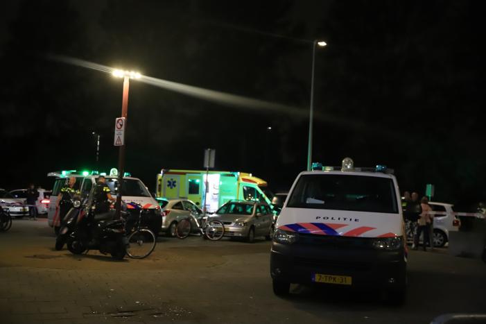 Man zwaargewond bij steekpartij in flatwoning