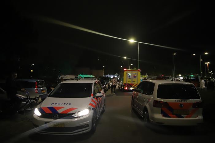 Man zwaargewond bij steekpartij in flatwoning