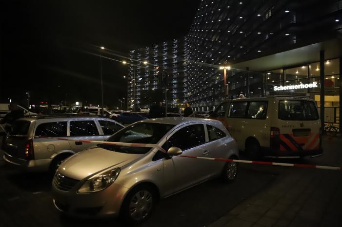 Man zwaargewond bij steekpartij in flatwoning