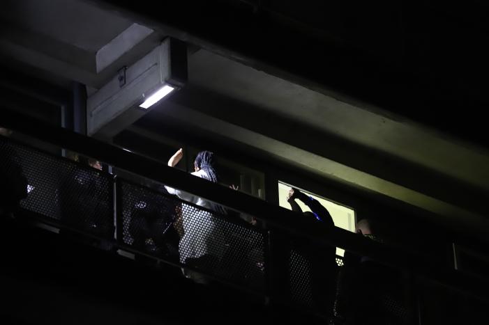 Man zwaargewond bij steekpartij in flatwoning