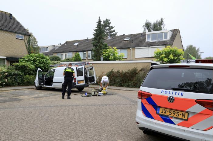 Schilder provoceert persfotografen bij brand in zijn bestelbus