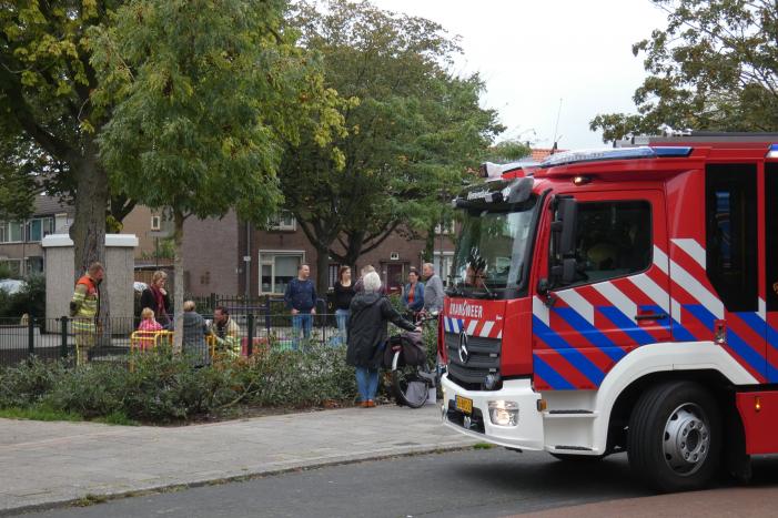 Kindje vast in speeltoestel