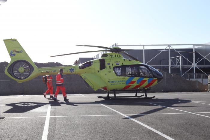 Drie personen gewond geraakt op bouwplaats na omvallen hoogwerker