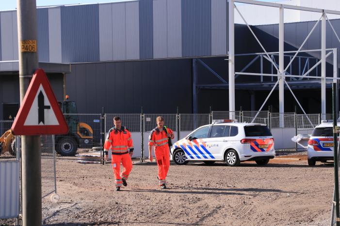 Drie personen gewond geraakt op bouwplaats na omvallen hoogwerker