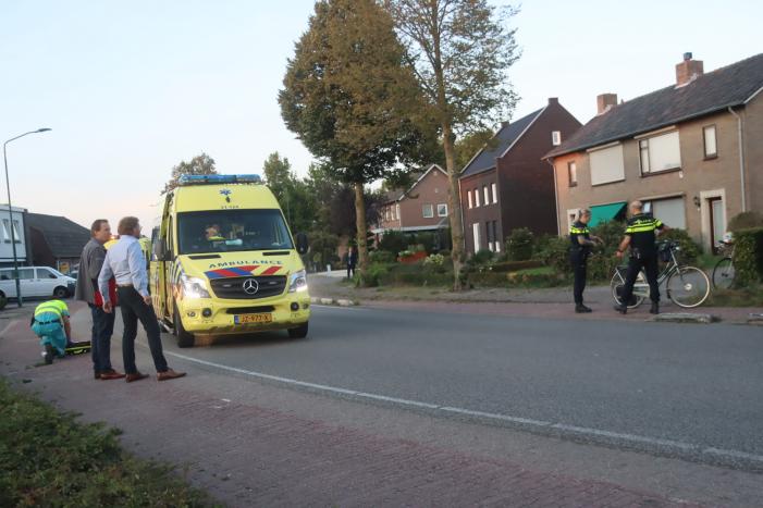 Fietser zwaargewond na aanrijding