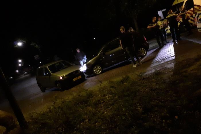 Aanhouding na aanrijding tussen twee auto's