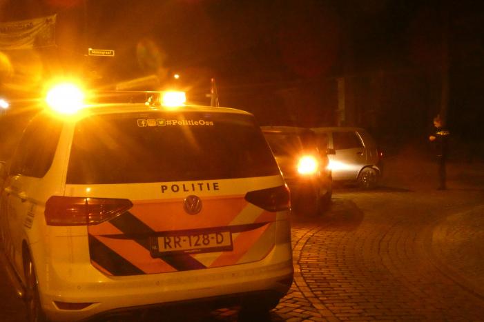 Aanhouding na aanrijding tussen twee auto's