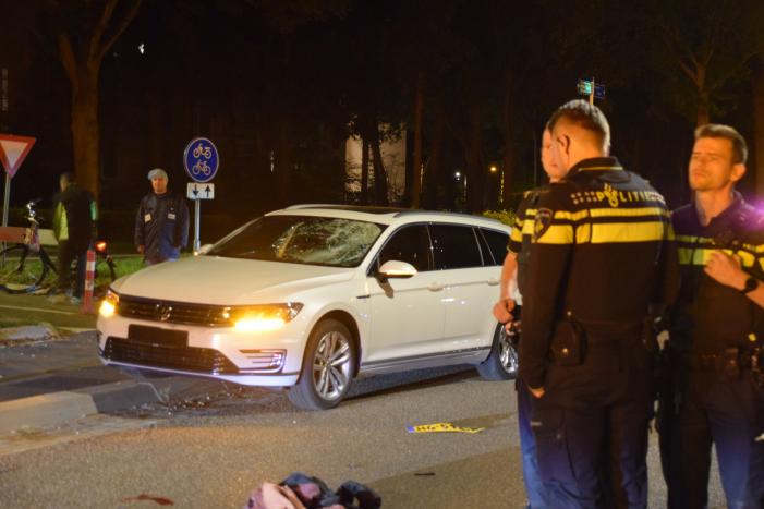 Fietsster gewond na aanrijding met auto