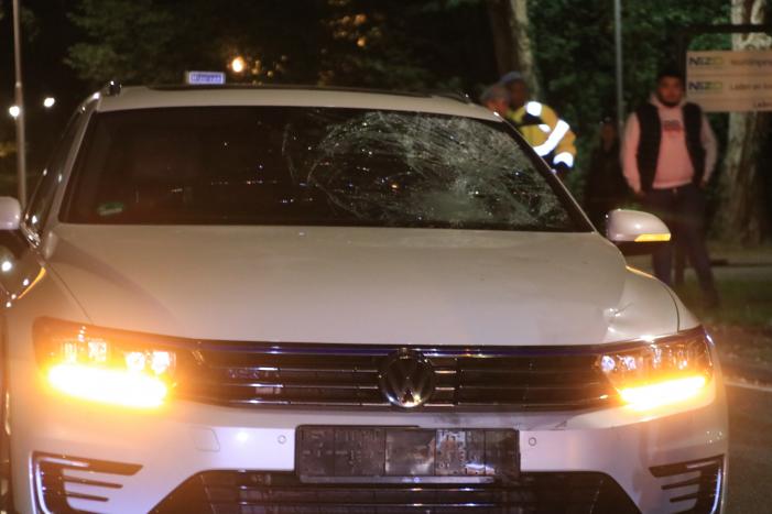 Fietsster gewond na aanrijding met auto