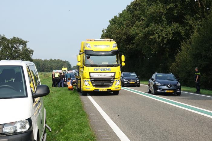 #Balkbrug Vier voertuigen betrokken bij kop-staart verkeersongeval N48 Balkbrug.