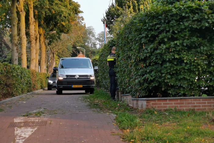 Foto-update: #Ede Overleden persoon aangetroffen in woning, politie doet onderzoek Paasbergerweg Ede.