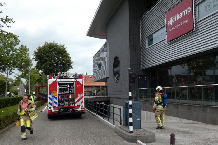 Autobrand in parkeergarage