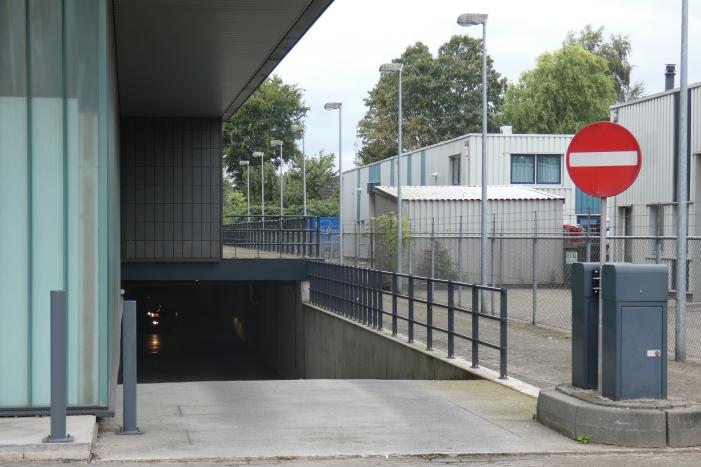 Autobrand in parkeergarage
