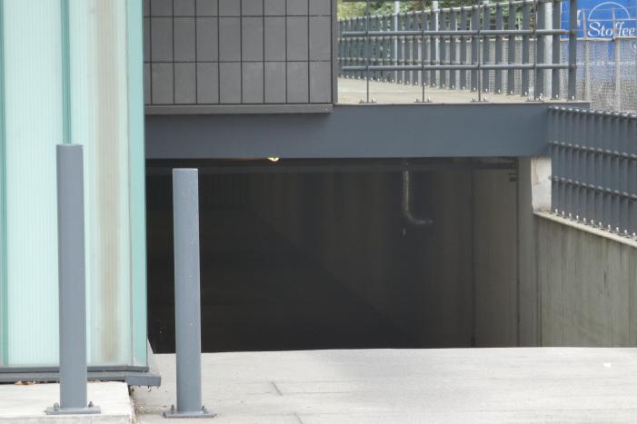 Autobrand in parkeergarage