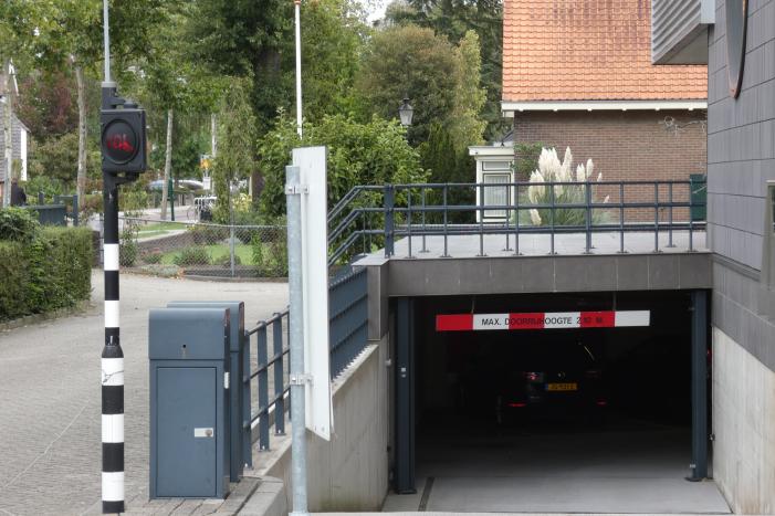 Autobrand in parkeergarage