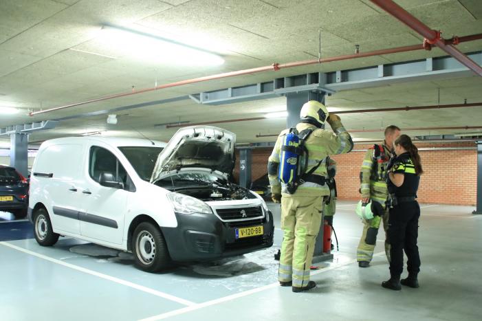 Autobrand in parkeergarage