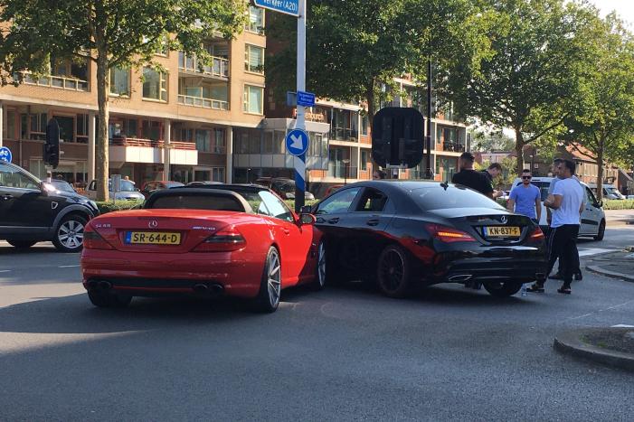 Flinke schade na botsing op kruising