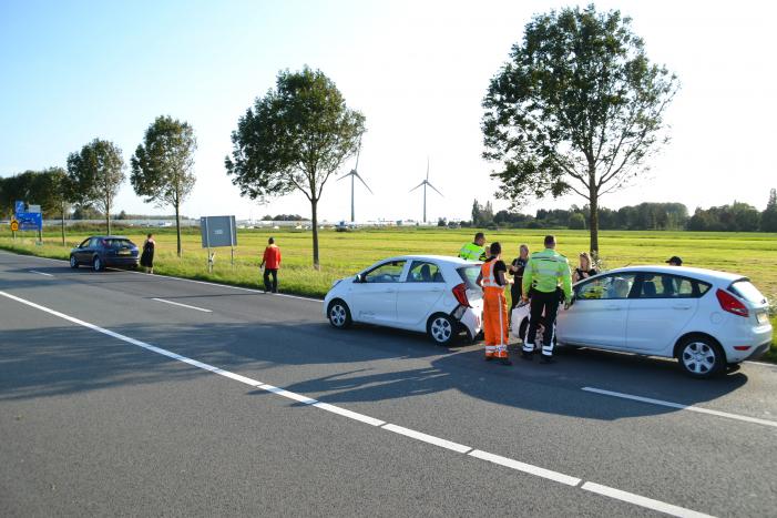 Forse schade na aanrijding met drie auto's