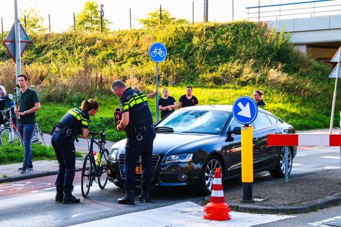 Fietser gewond bij aanrijding met een personenauto