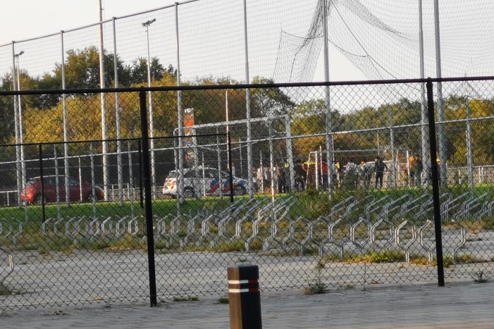 Politie inzet op sportpark na overlast