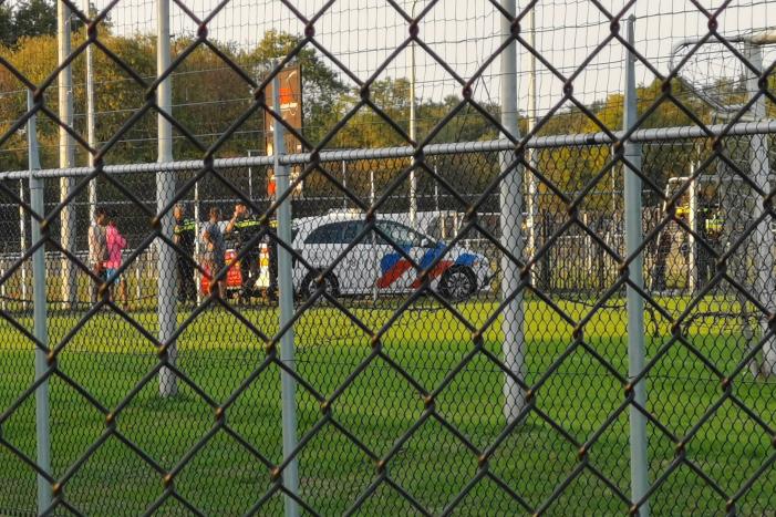 Politie inzet op sportpark na overlast