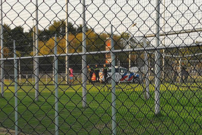Politie inzet op sportpark na overlast