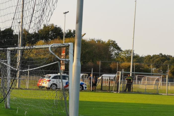 Politie inzet op sportpark na overlast