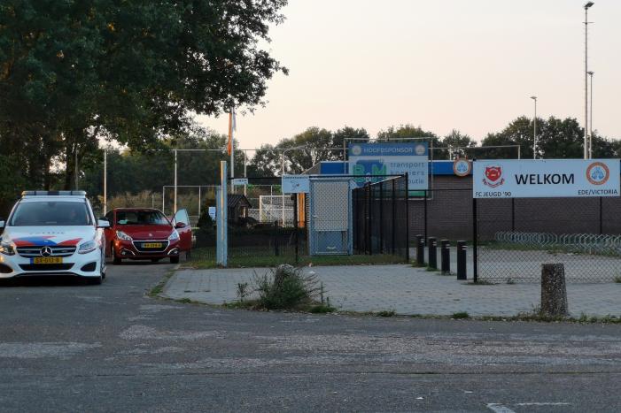 Politie inzet op sportpark na overlast